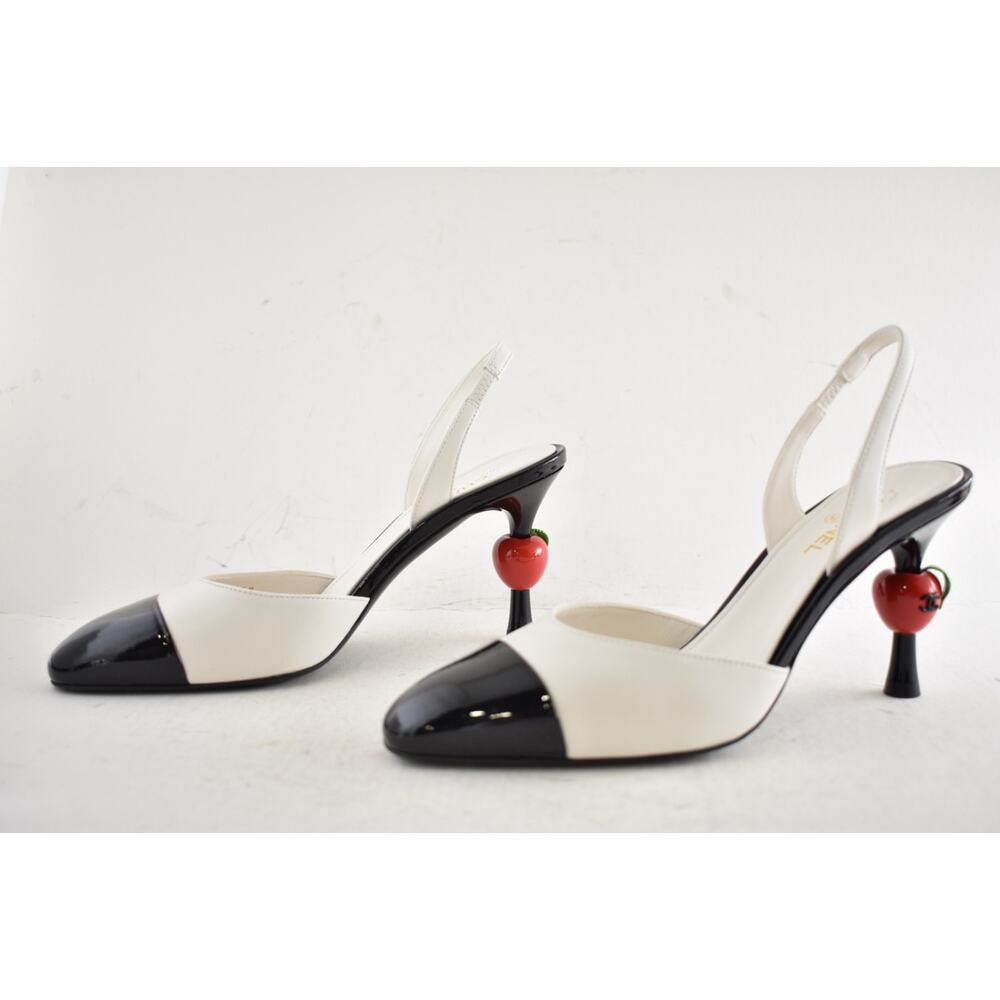 Chanel 26A Metiers Blazy White Black Red Apple Sling CC Slingback Heel Pump 38 - Picture 15 of 16